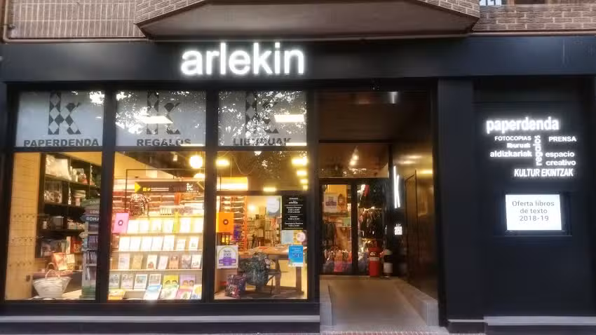 arlekin – libreria, papeleria, periodicos, revistas, regalo y fotocopias