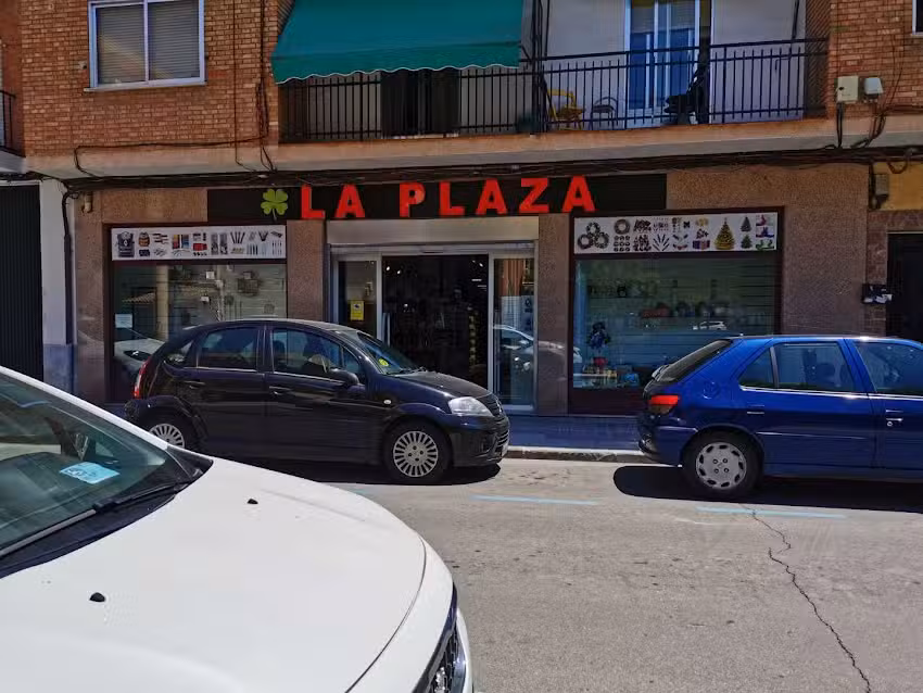 Bazar La Plaza ( Hogares, Papelerias, Ferreterías, etc… )