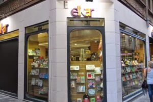 elkar liburu-denda Librería Iruñeako alde zaharra / parte vieja