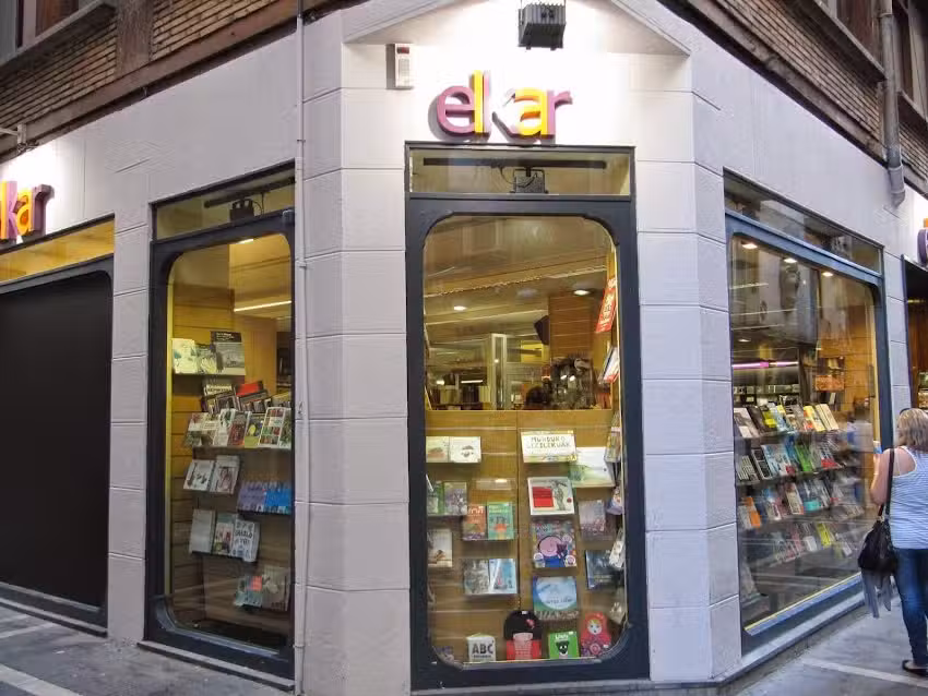 elkar liburu-denda Librería Iruñeako alde zaharra / parte vieja