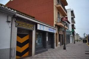 Estanco, quiosco, papelería LOMAR