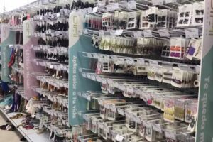 Hiper€uro Ropa Papeleria Bolsos