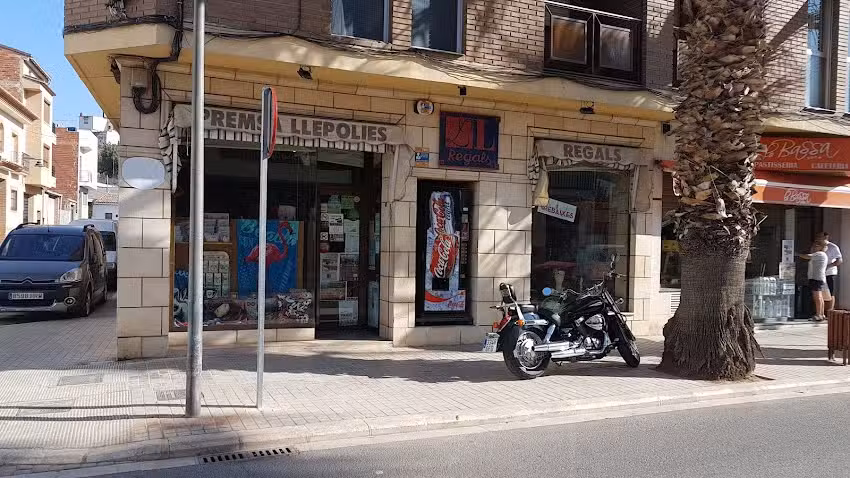 Kiosco papelería Avenida L&L