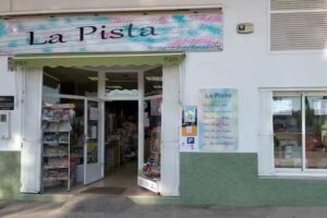 Kiosko Papeleria La Pista venta de pan