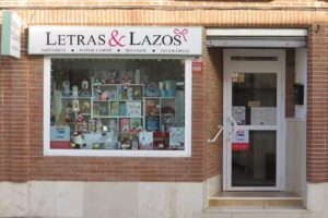 Letras y Lazos