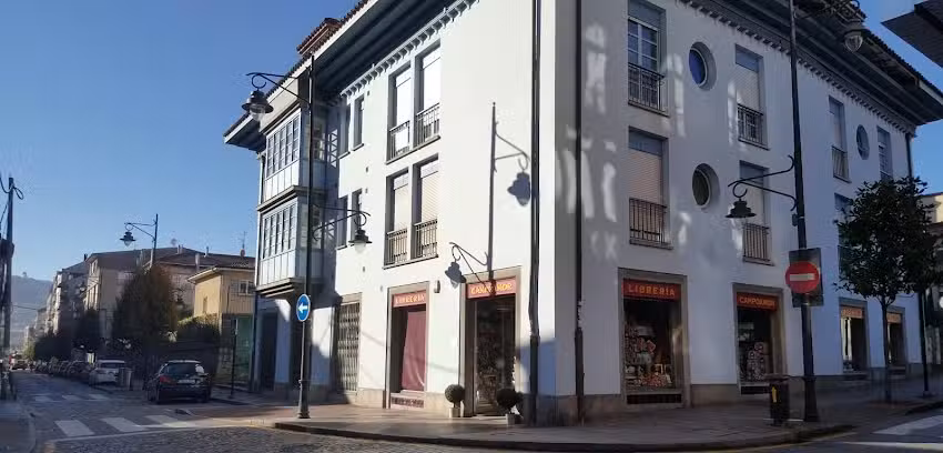 Librer&iacute;a Campoamor Pola de Siero