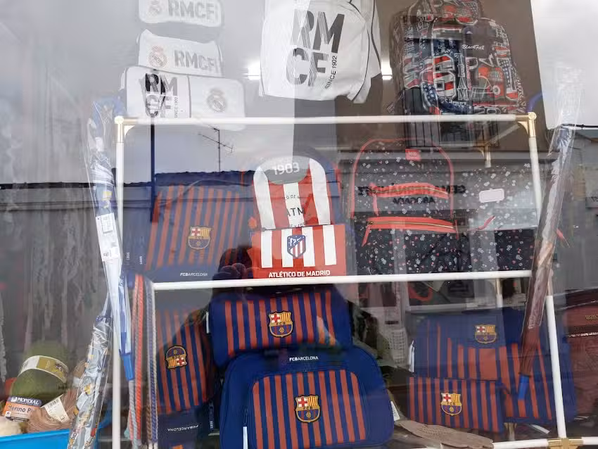 Librer&iacute;a-merceria y telas SNOOPY