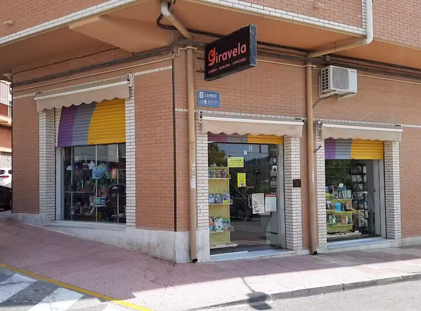 Librería Papelería Copistería Giravela