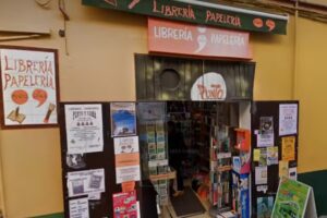 LIBRERÍA PAPELERÍA PUNTO Y COMA.