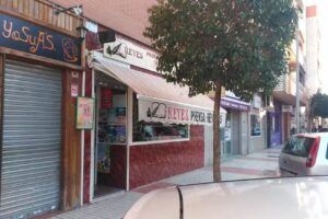 Librería-Papelería REYES Prensa-Revistas