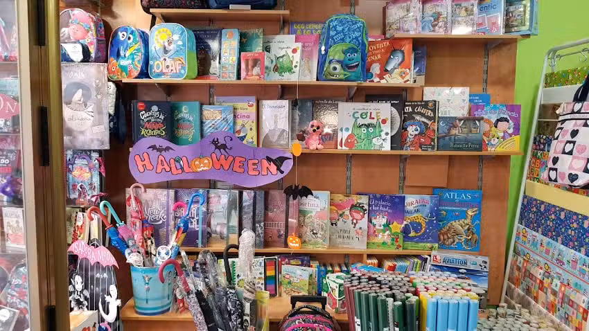 Librer&iacute;a Y Papeler&iacute;a Cuatro Esquinas