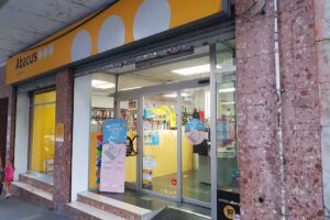 Llibreria, papereria i joguines a Santa Coloma | Abacus Cooperativa