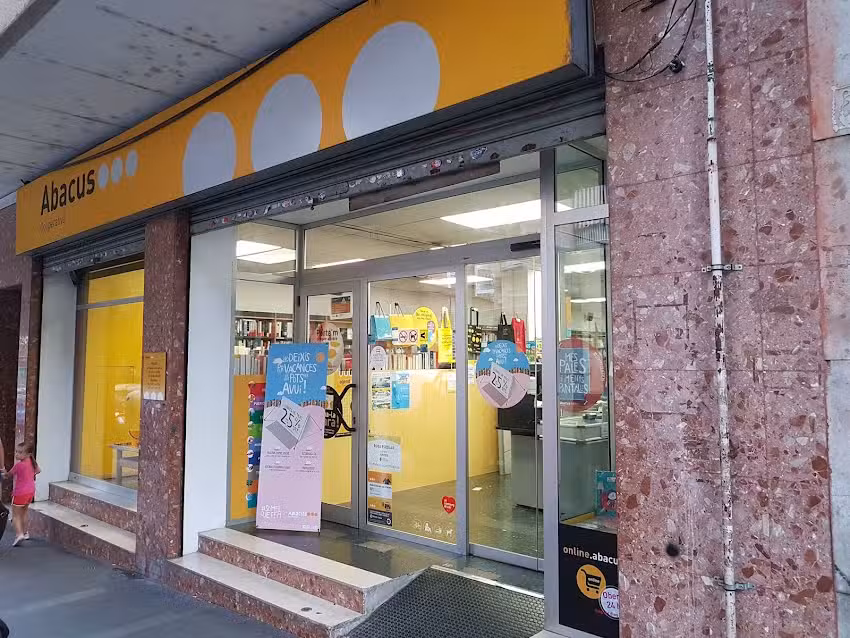 Llibreria, papereria i joguines a Santa Coloma | Abacus Cooperativa