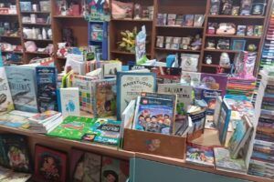 Mobicopy: librería, papelería, floristería y juguetería.