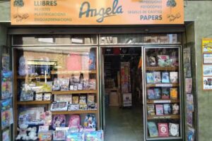 Papelería librería Angela.