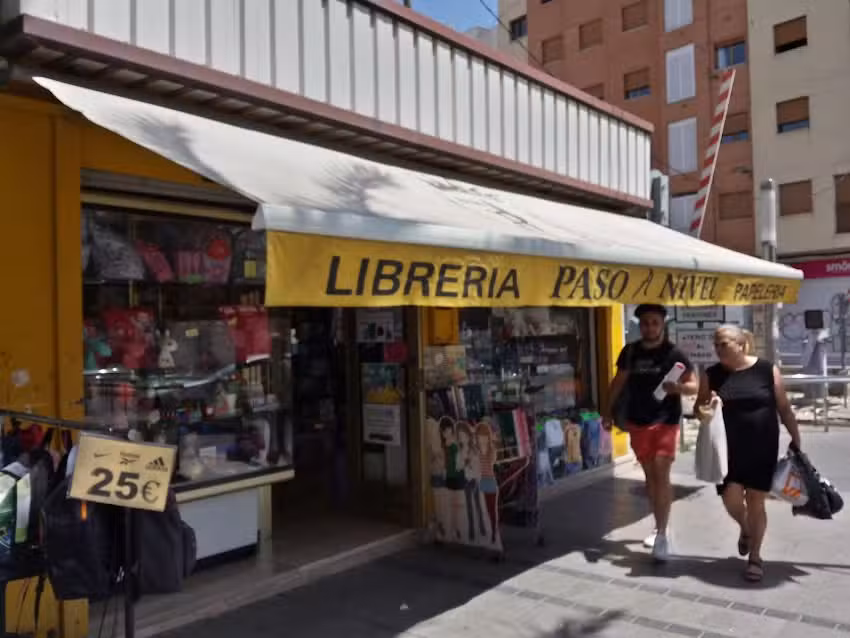 Papelería Paso A Nivel