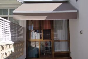 PERSIANAS-PAPELERÍA Y MARQUETERÍA «EL CRISTO».-