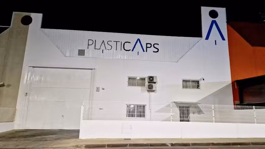 Plasticaps