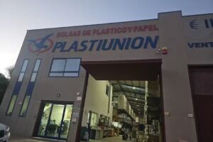 Plastiunión, Bolsas de Plástico y Papel