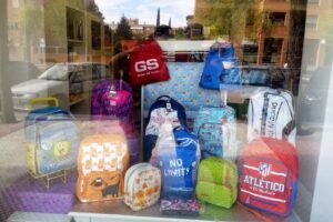 R&R Cadeaux – Gifts: Papeleria y Regalos