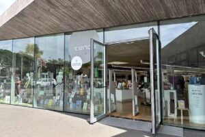 Tienda y librería TEA