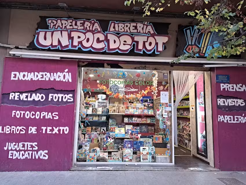 «Un Poc De Tot» Papelería Librería